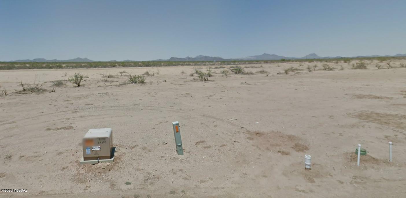 Property Photo:  5531 N Lone Owl Trail  AZ 85653 