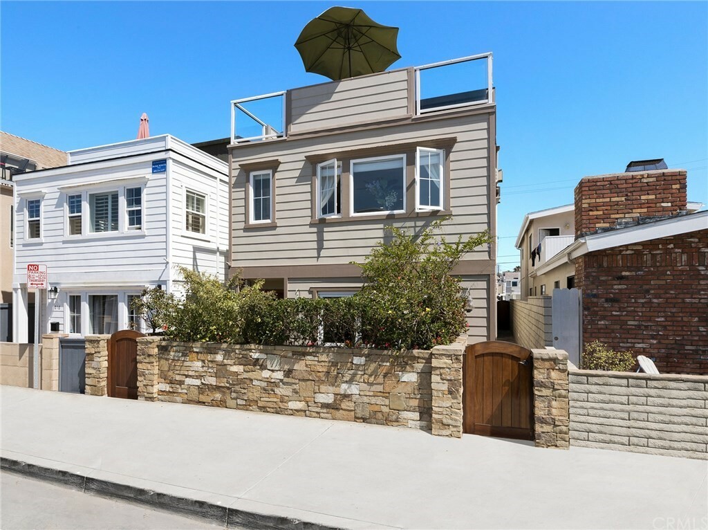 Property Photo: 214 1/2 30th Street CA 92663