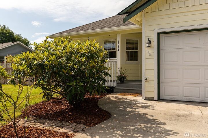 Property Photo: 1014 NE Summit Loop WA 98239