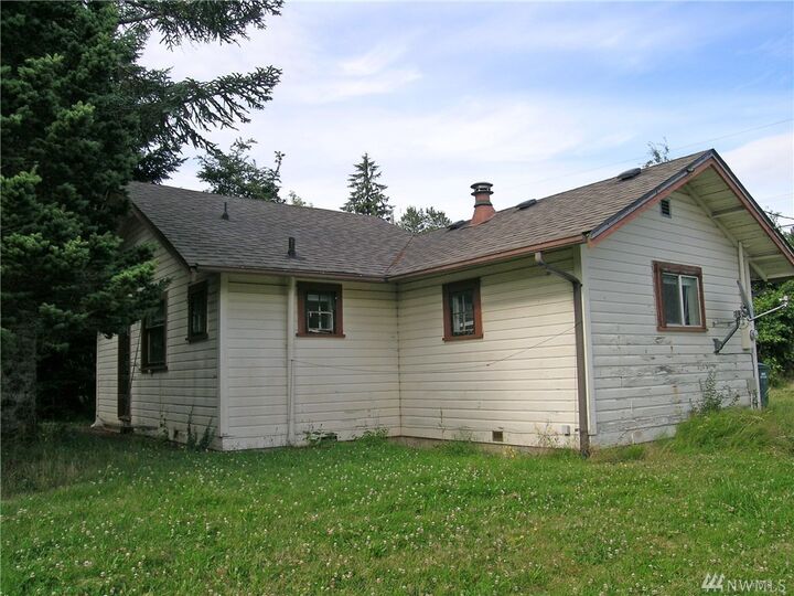 Property Photo:  1408  22nd Street  WA 98225 