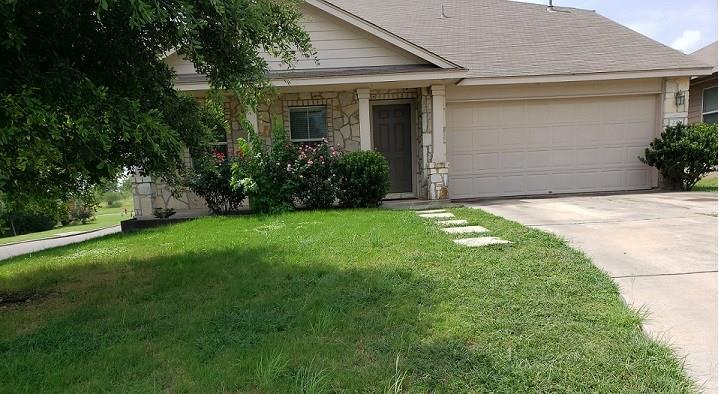 Property Photo: 239 Nottingham Loop TX 78640