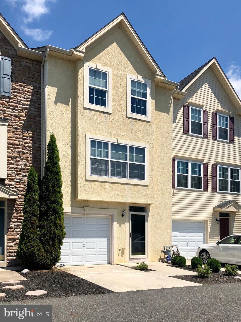 Property Photo:  9 Candlestick Lane  NJ 08081 