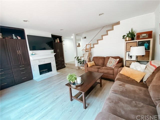 Property Photo: 11940 Weddington Street 23 CA 91607