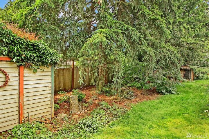 Property Photo: 15831 199 Avenue NE WA 98077