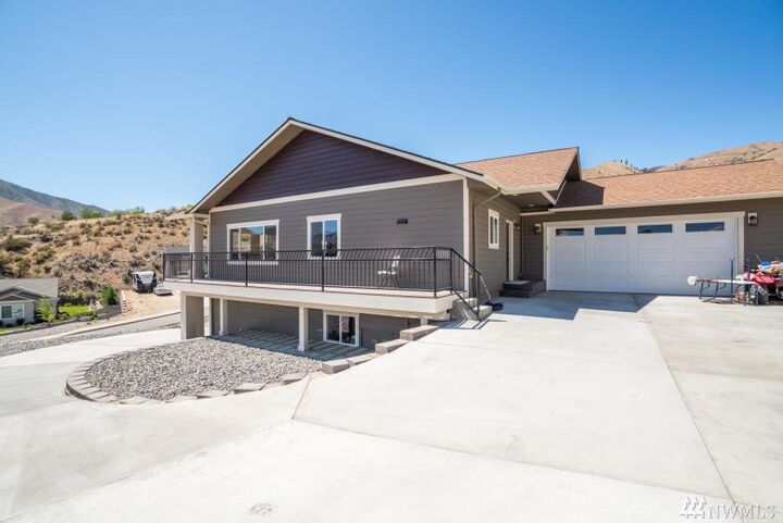 Property Photo:  9982 Saska Wy  WA 98822 