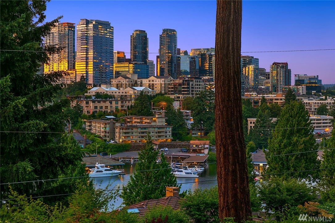 Property Photo:  9309 SE Shoreland Drive  WA 98004 