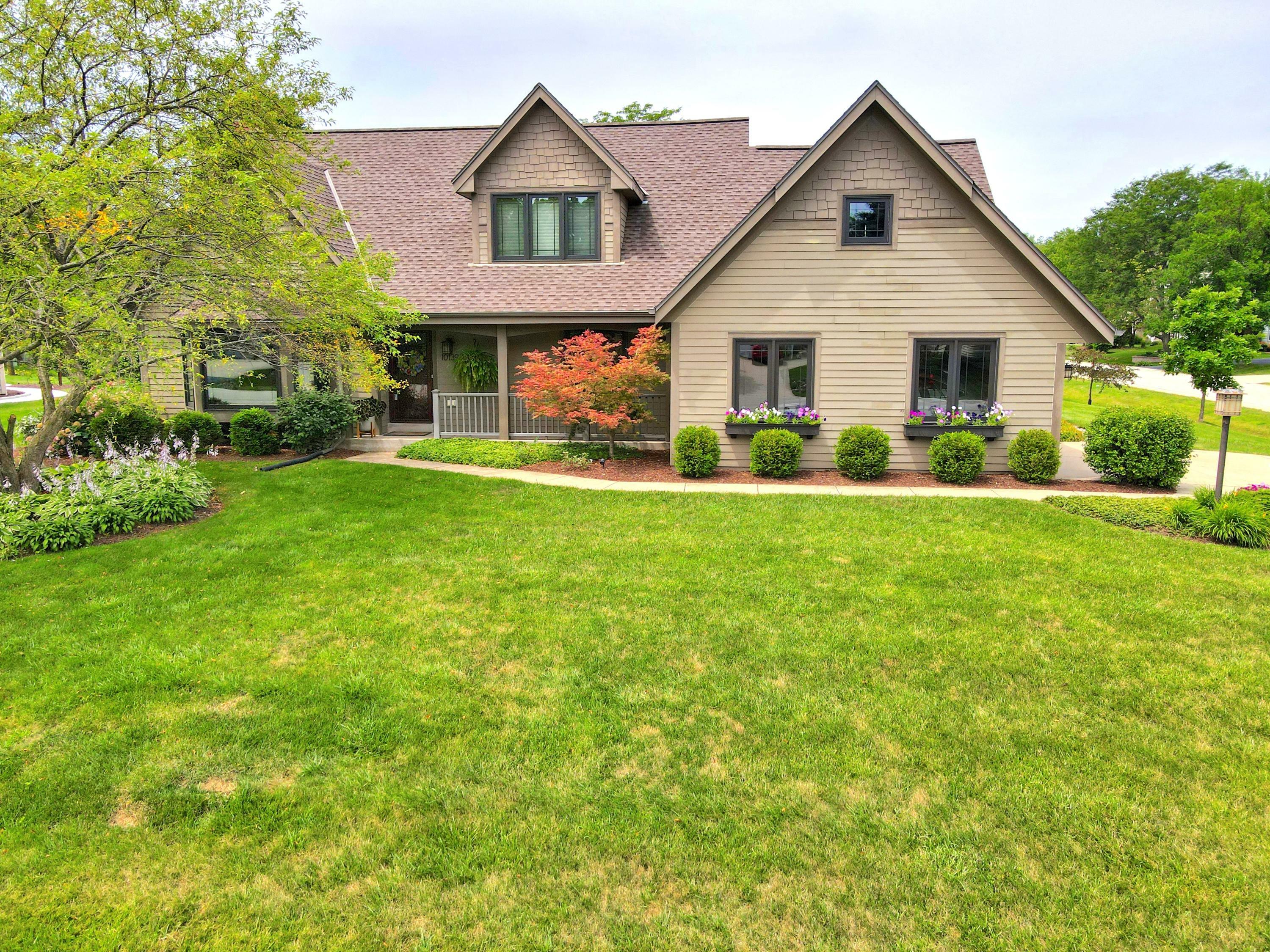 Property Photo:  10139 N Foxkirk Dr  WI 53097 