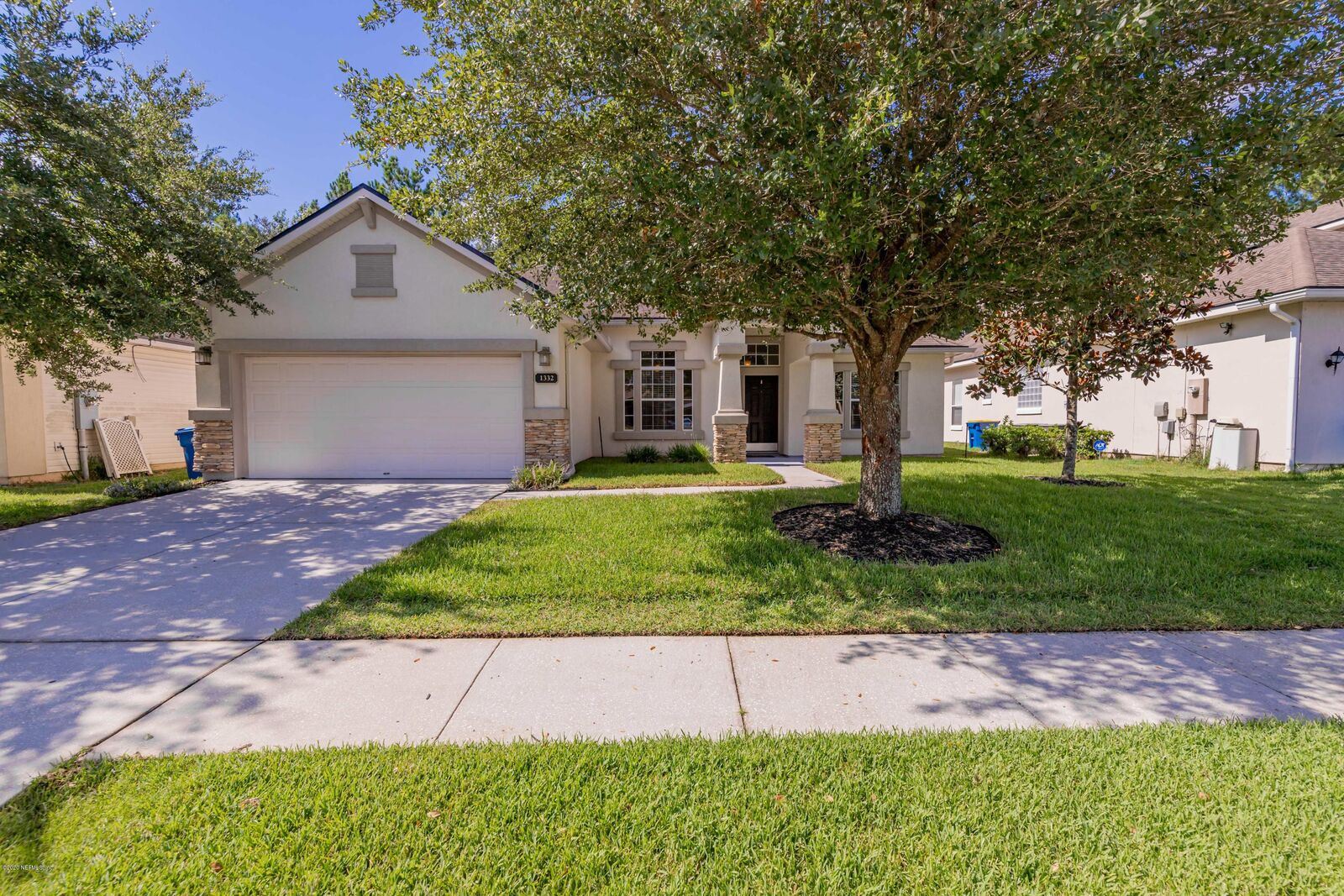 Property Photo:  1332 Azteca Drive  FL 32218 