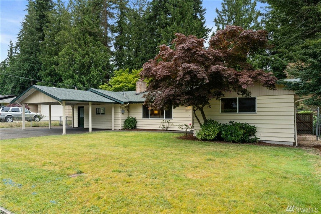 Property Photo: 10717 9th Dr SE WA 98208