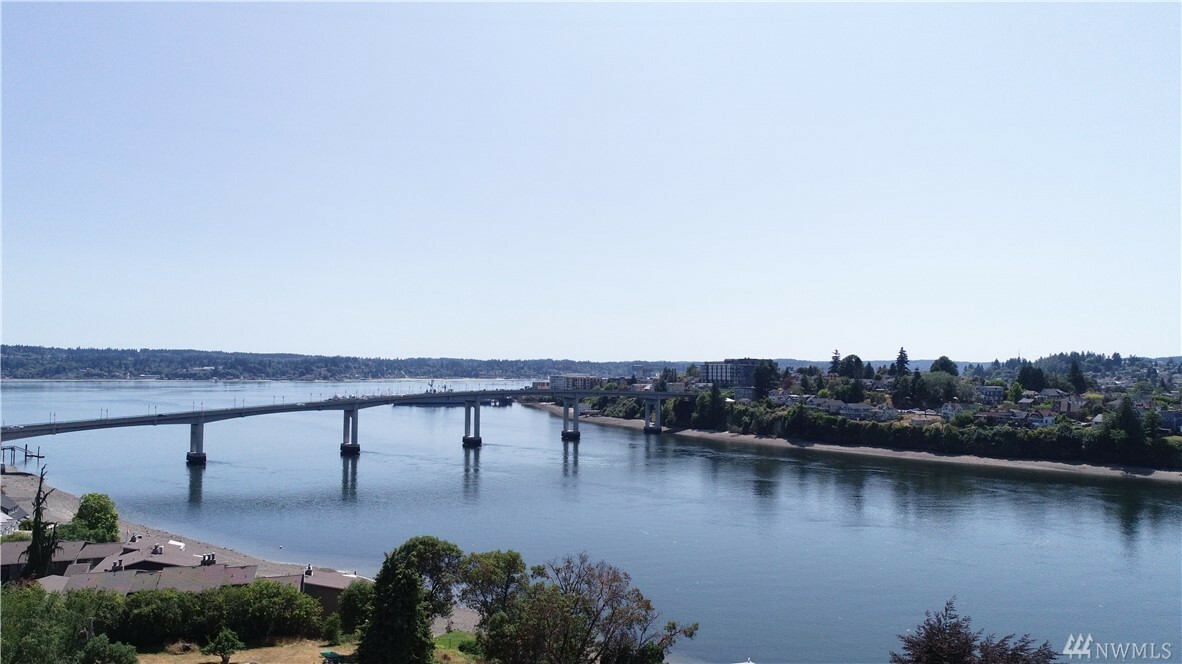 Property Photo:  1717 E 16th St 203  WA 98310 
