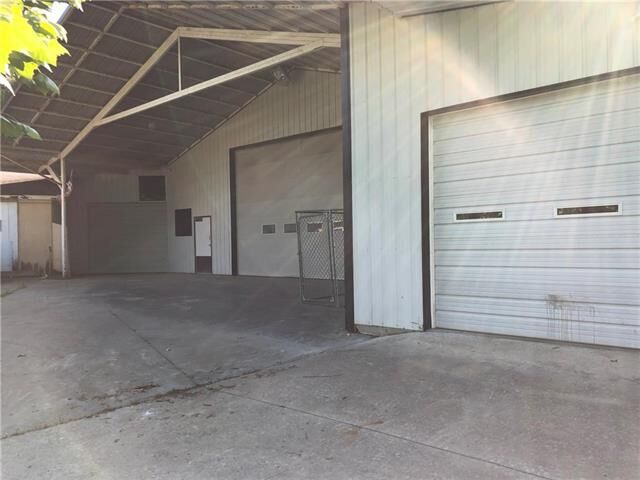 Property Photo:  4910 259 Street  KS 66086 