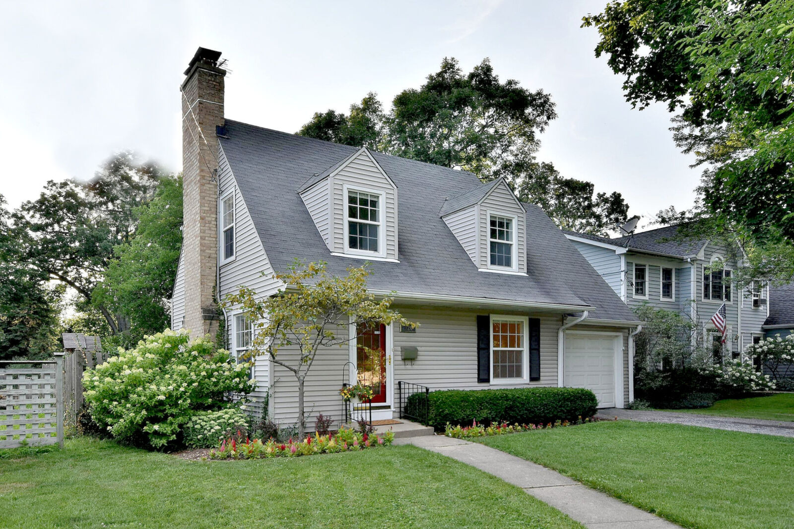 Property Photo: 120 North Lincoln Avenue IL 60148