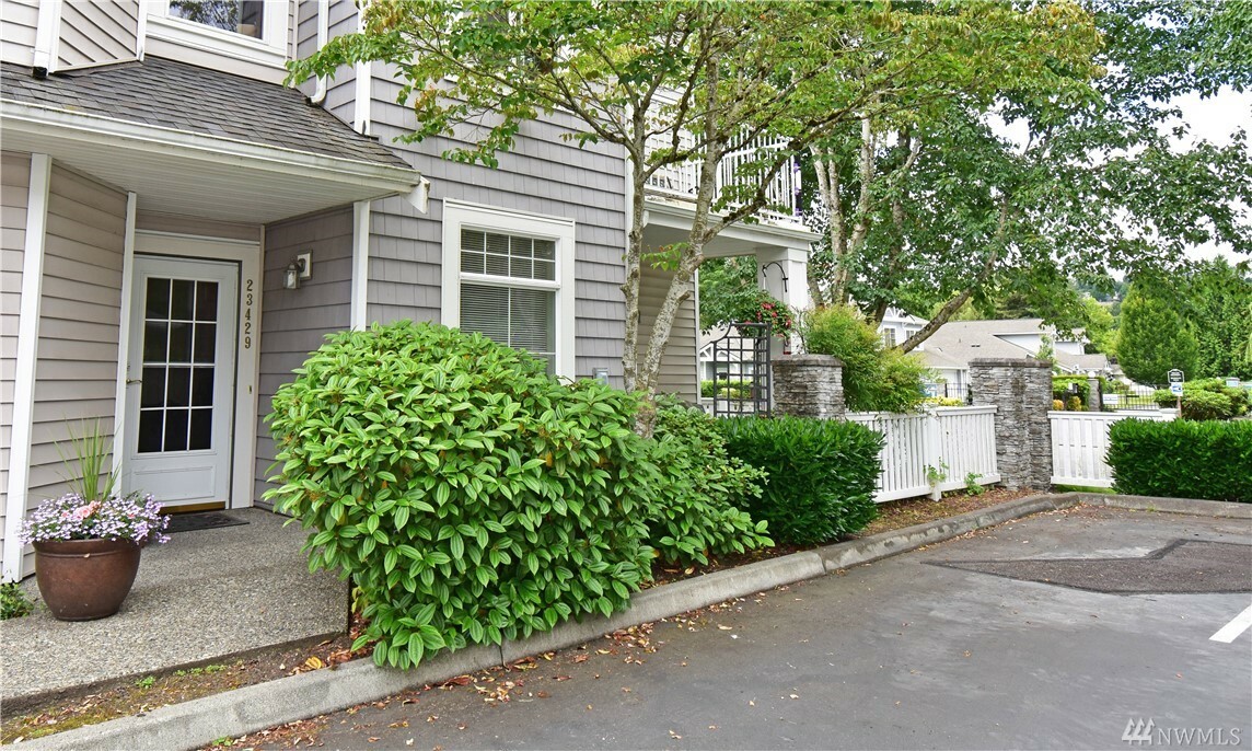 Property Photo:  23429 54th Ave S 24-6  WA 98032 