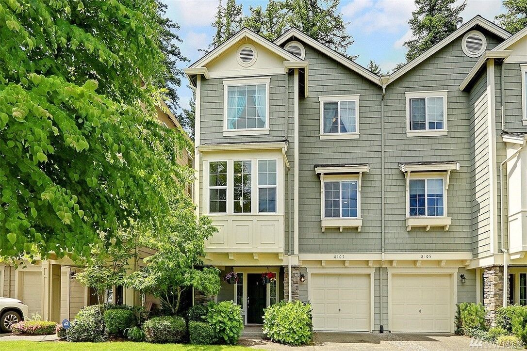 Property Photo:  8107  Douglas Avenue SE  WA 98065 