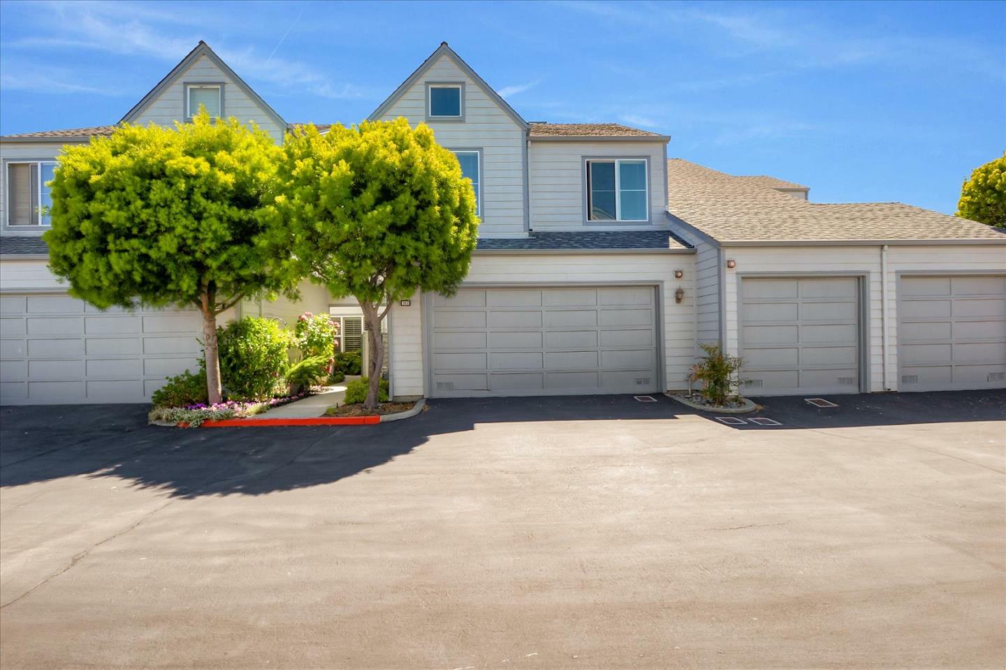 Property Photo:  102 Skipjack Ln  CA 94404 