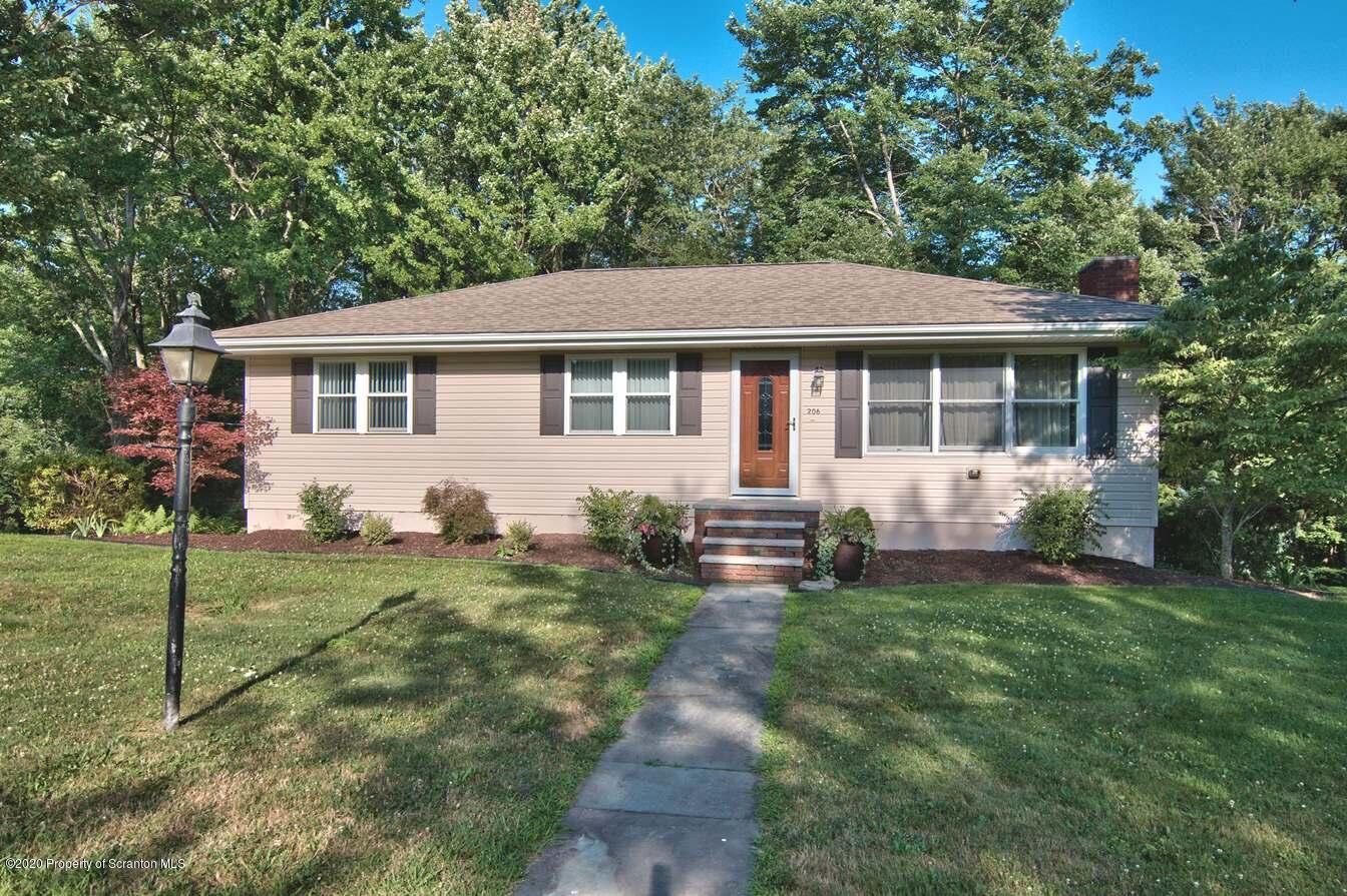 Property Photo:  206 Hill Street  PA 18444 