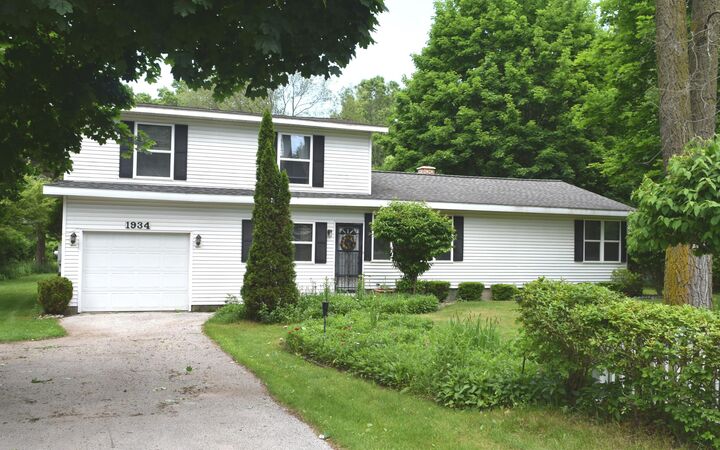 1934 E River Road  Muskegon MI 49445 photo