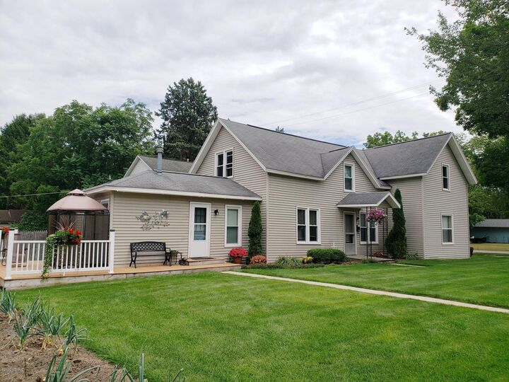 504 E Hanson Street  Whitehall MI 49461 photo