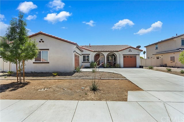 Property Photo:  1815 Glisten  CA 92582 