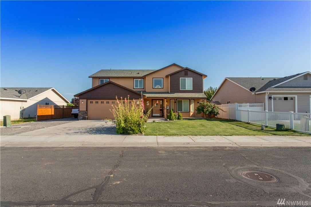 Property Photo: 308 H St NE WA 98848