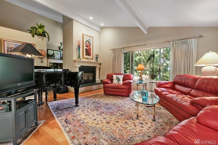 Property Photo: 790 Greenwood Boulevard SW WA 98027