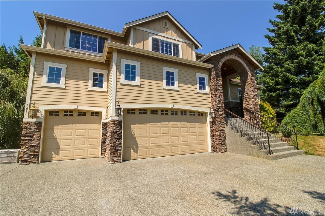 Property Photo:  9610 160th St SE  WA 98296 