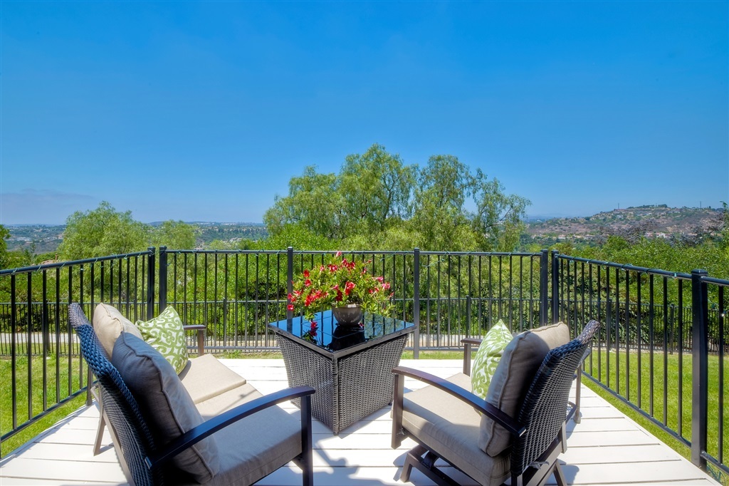 Property Photo: 6520 Corte Montecito CA 92009