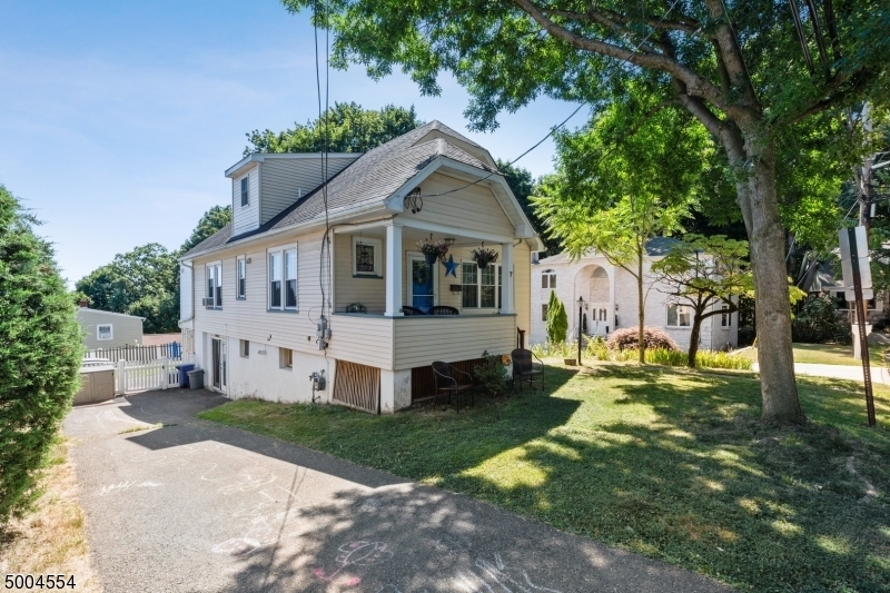 Property Photo:  7 E Prospect St  NJ 07506 