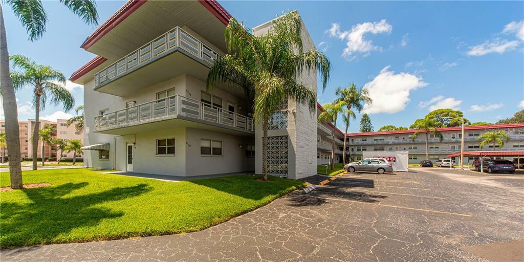 Property Photo: 5660 80th Street N B102 FL 33709