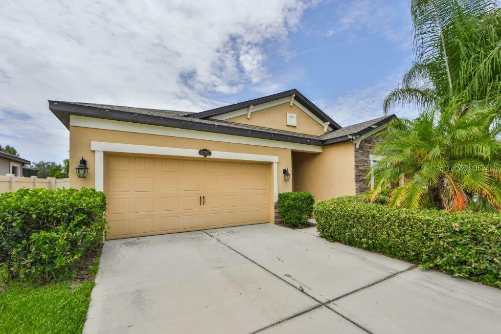 Property Photo:  11747 Albatross Lane  FL 33569 