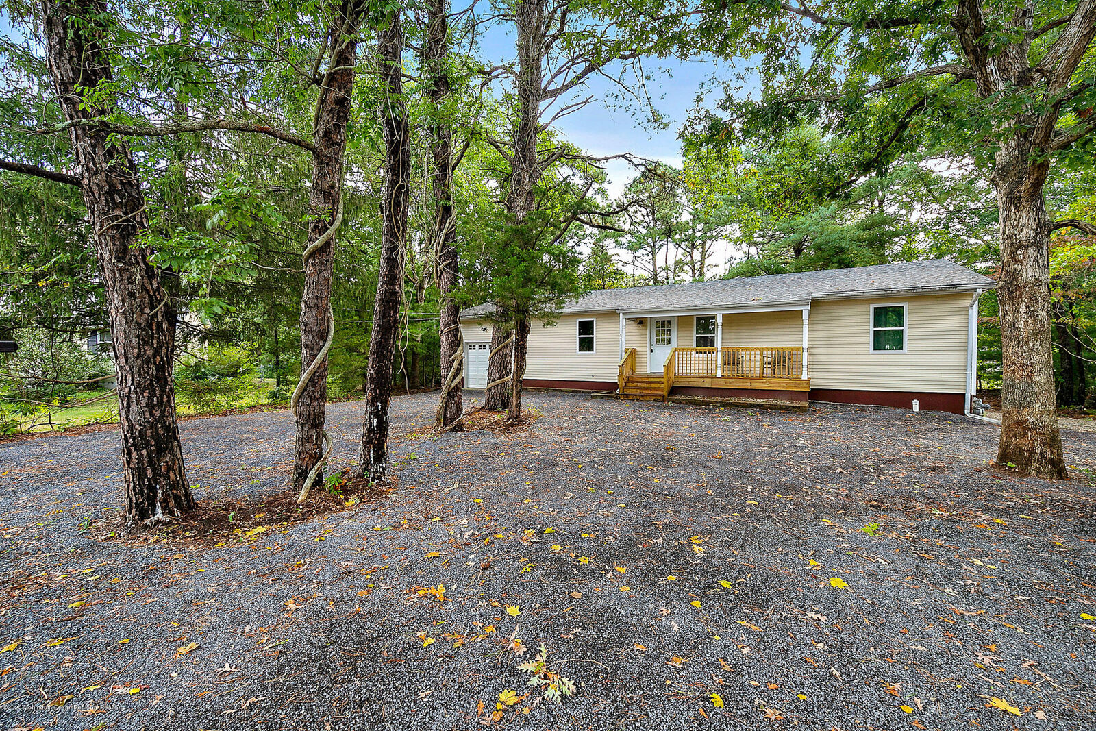 Property Photo:  11 Ensign Court  NJ 08050 