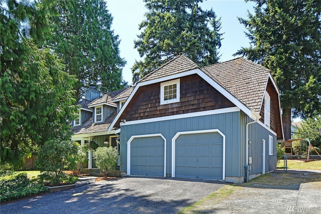 Property Photo: 18214 Larch Way WA 98037