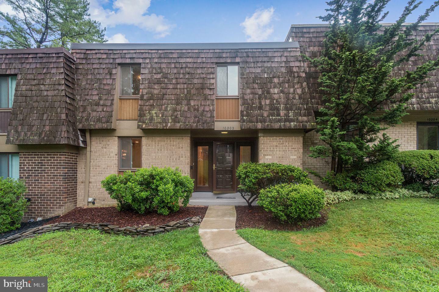 Property Photo:  10202 Battleridge Place  MD 20886 