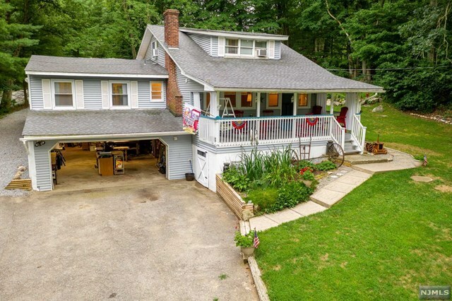 Property Photo:  1339 Westbrook Road  NJ 07480 