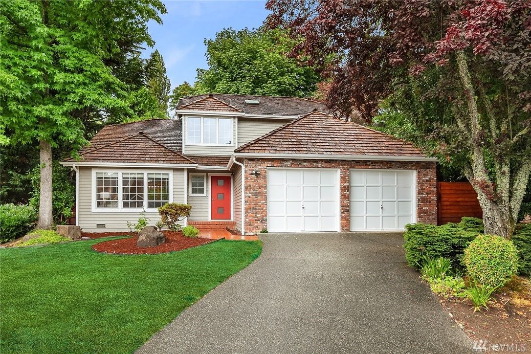 Property Photo: 3212 NE 198th Place WA 98155