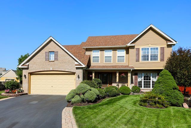 Property Photo:  1383 Fox Hill Court  IL 60542 