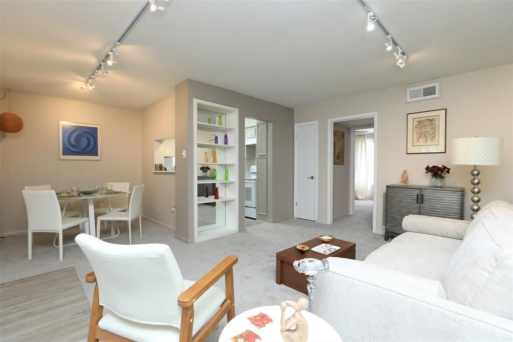 Property Photo: 421 Emerson Street 4 TX 77006