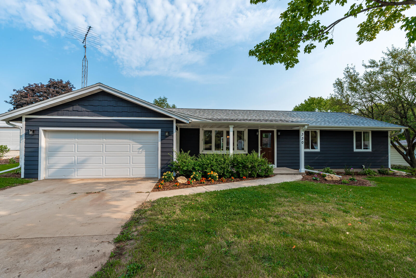 Property Photo: 330 Clinton St WI 53040