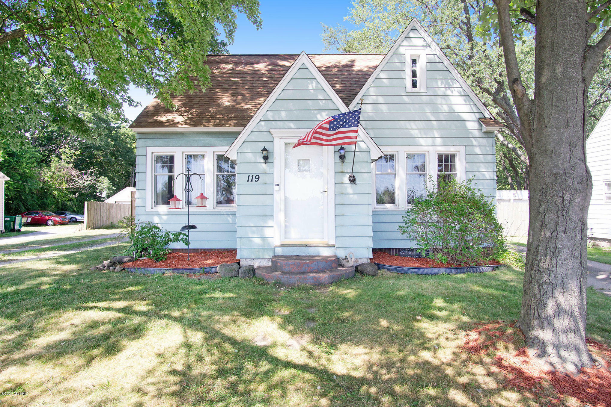 Property Photo:  119 W Lakewood Boulevard  MI 49424 