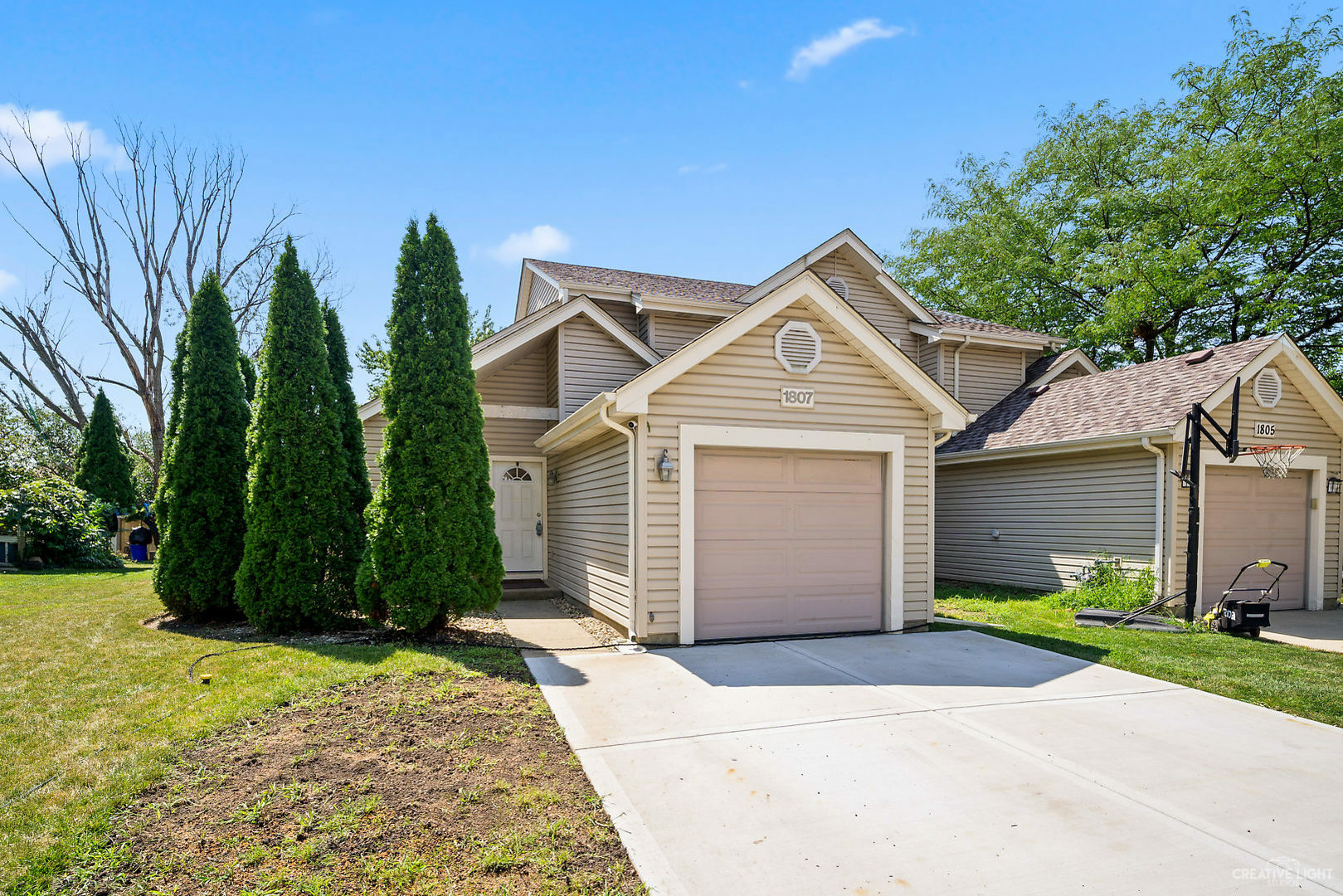 Property Photo: 1807 Schmale Court IL 60139