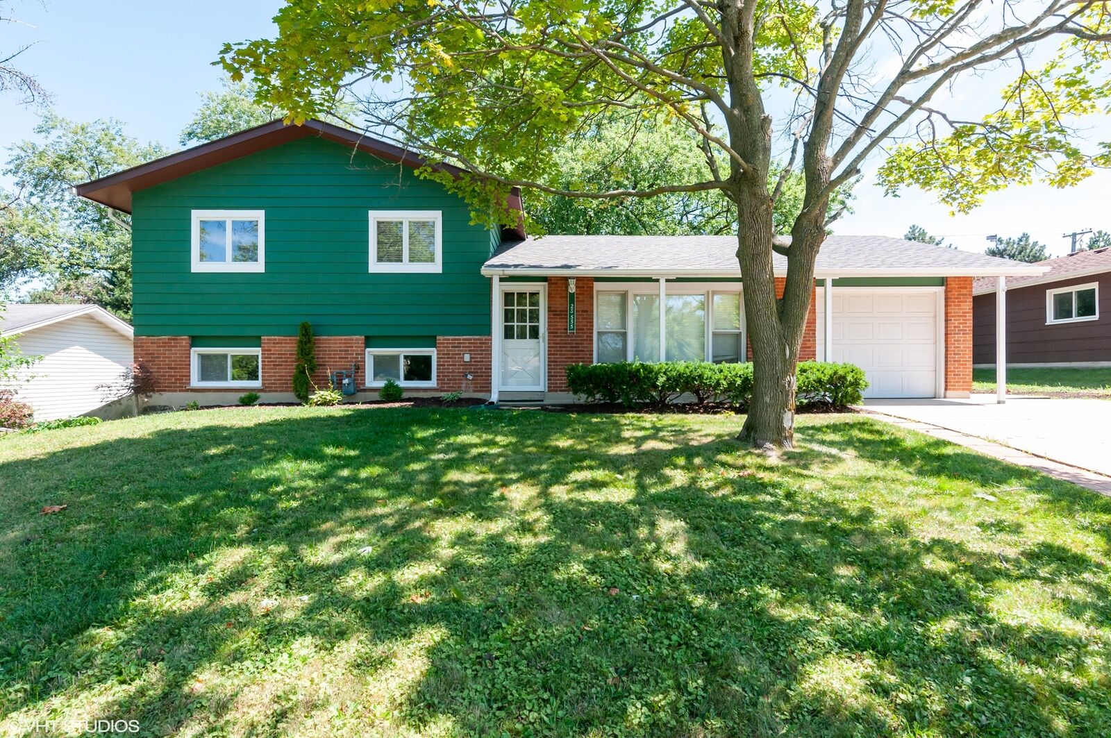 Property Photo: 2S555 Lloyd Avenue IL 60148
