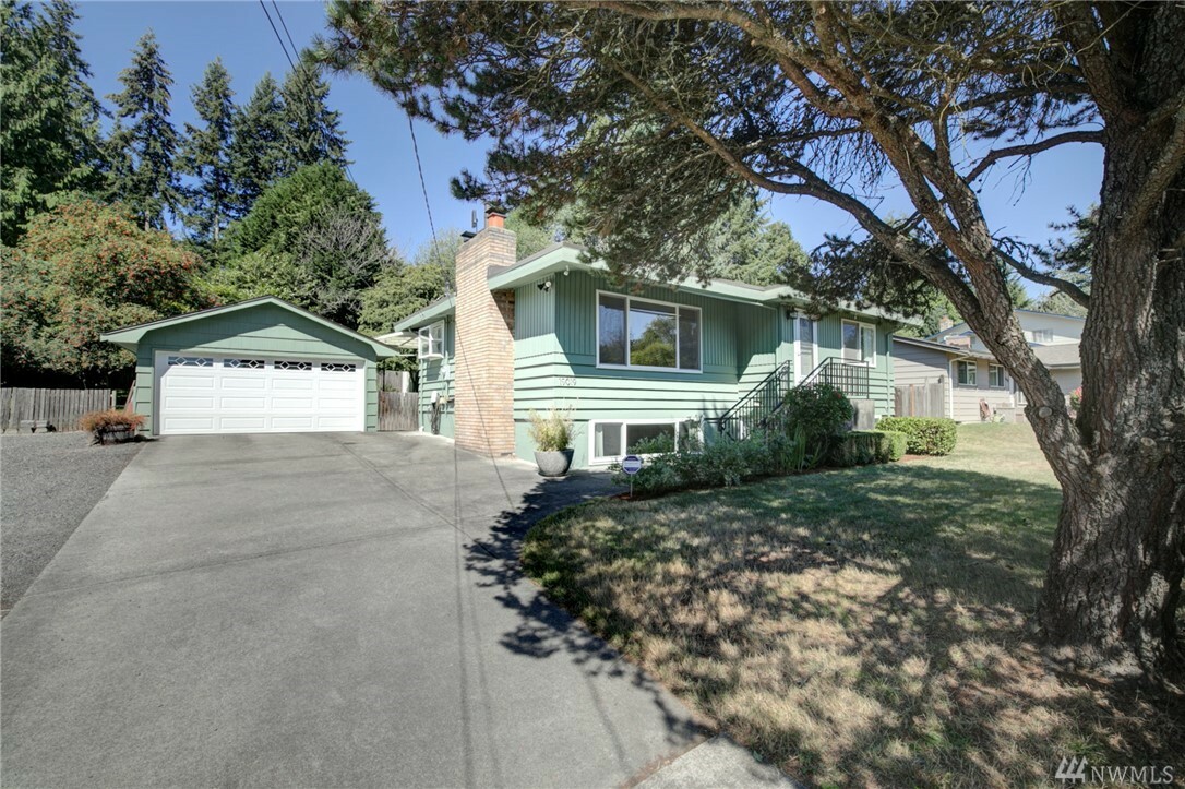 Property Photo:  19019 32nd Ave NE  WA 98155 