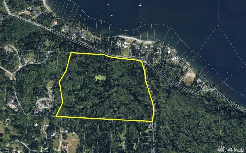 Property Photo: 999 Toe Jam Hill WA 98110