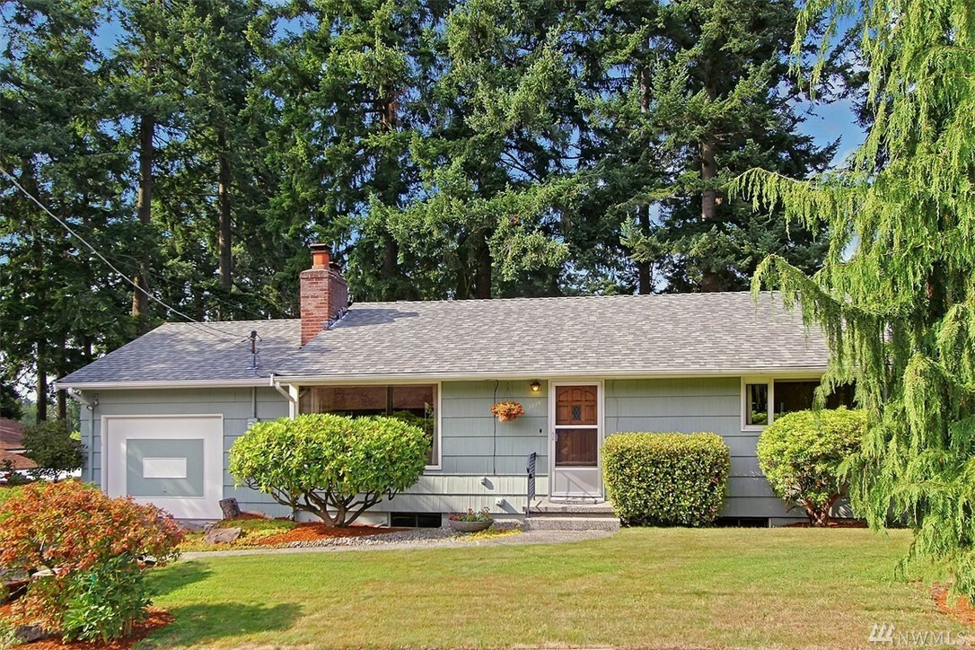 Property Photo: 1316 N 195th St WA 98133