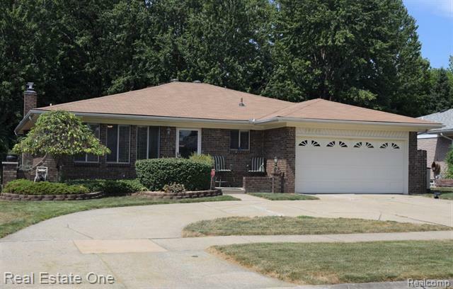 Property Photo:  39759 Academy Drive  MI 48310 