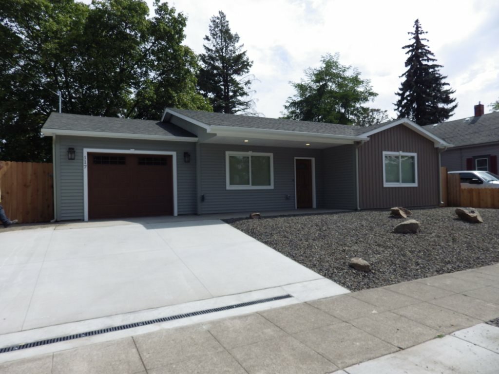 Property Photo:  117 S Perry St  WA 99202 