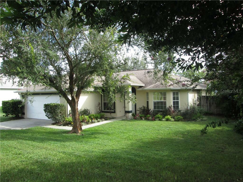 Property Photo:  812 Meadow Park Drive  FL 34715 