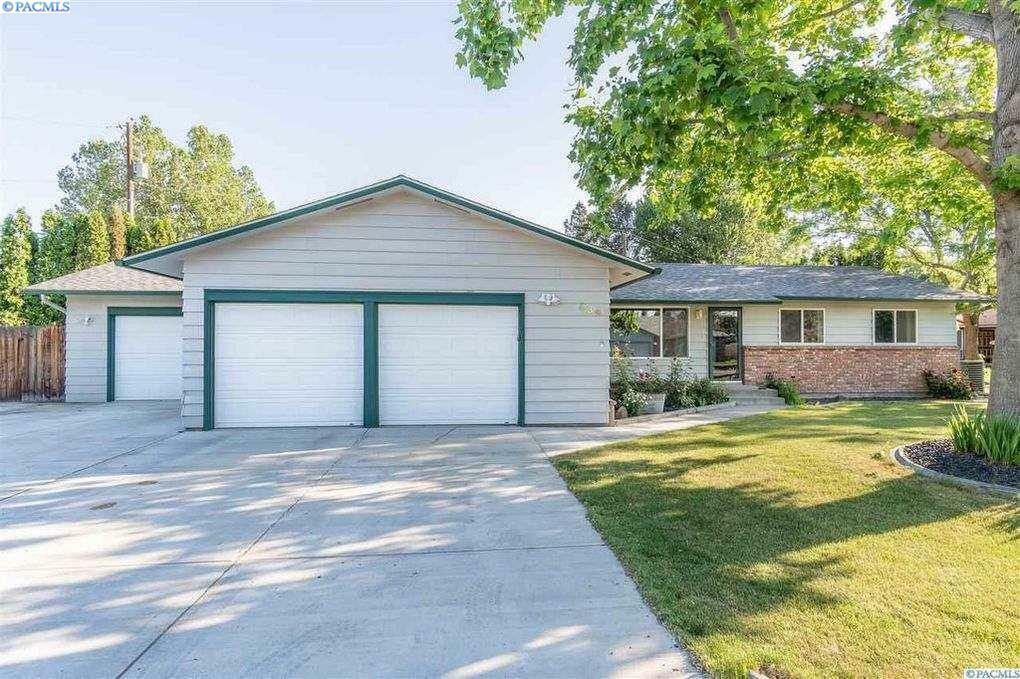 Property Photo:  434 W 32nd Ave  WA 99337 