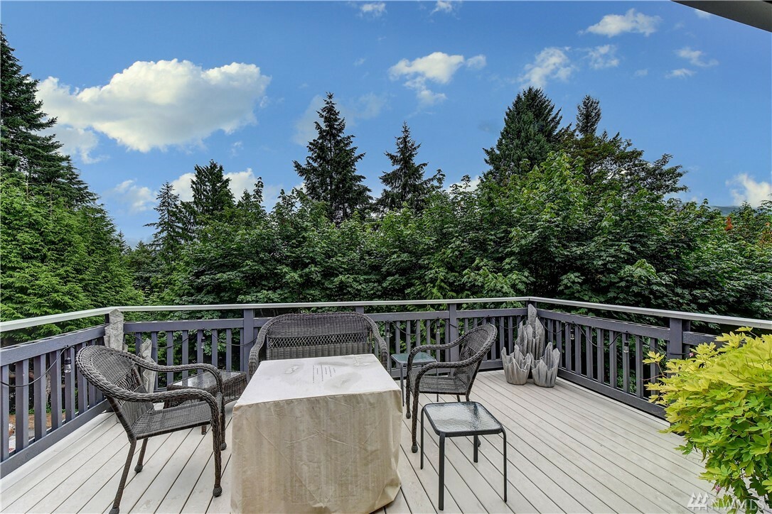 Property Photo:  970 Wildwood Blvd SW  WA 98027 