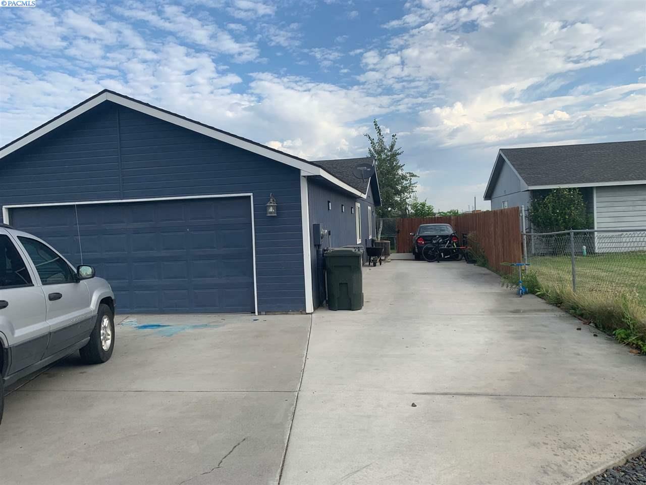 Property Photo:  2415 Kalispell Ct  WA 99301 